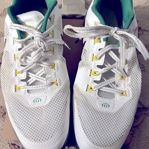 Oregon ducks me s size 10.5 great condition